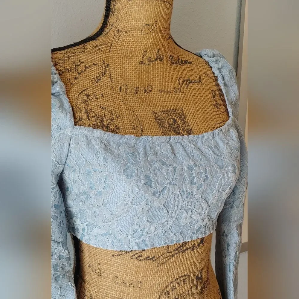 Naked Wardrobe The Statement Lace Long Sleeve Crop Top NWT Sz S Blue